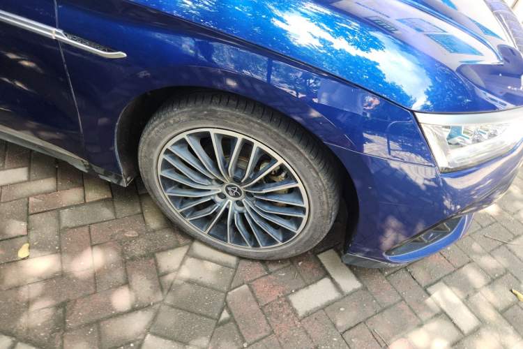 Used BYD Han 2022 DM-i 121KM Prestige Model Right Front Wheel Hub
