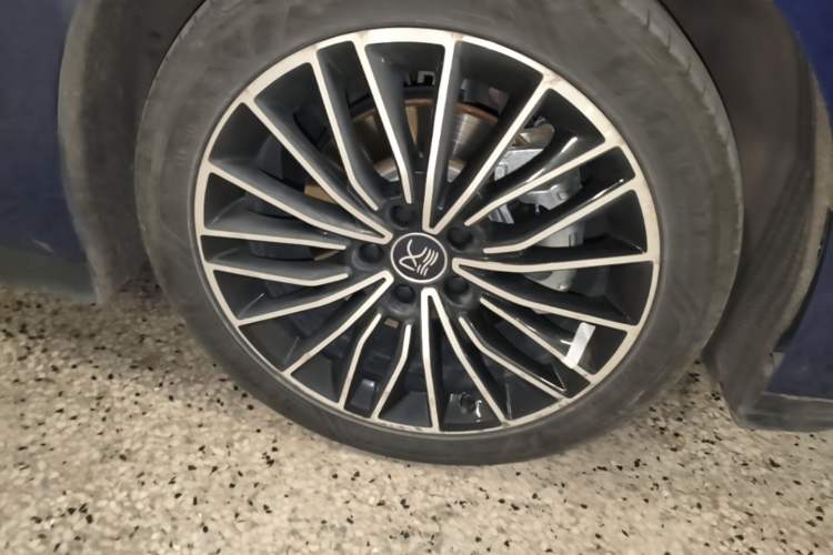 Used BYD Han 2022 DM-i 121KM Luxury Model Right Front Wheel Hub