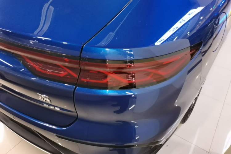 Used BYD Han 2022 EV Genesis Edition 610KM All-Wheel Drive Premium Model Right Rear Taillight