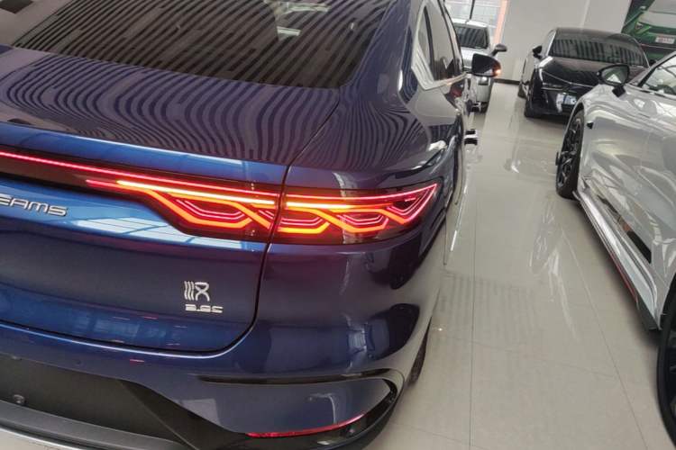 Used BYD Han 2022 EV Genesis Edition 610KM All-Wheel Drive Premium Model Right Rear Taillight