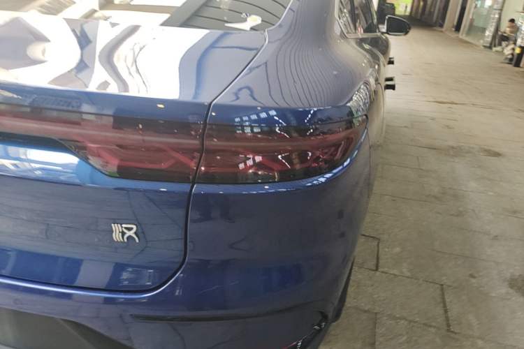 Used BYD Han 2022 DM-i 121KM Luxury Model Right Rear Taillight