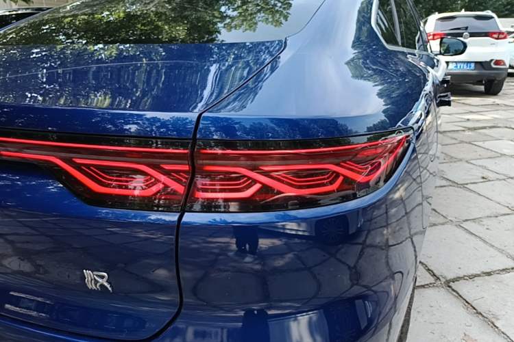 Used BYD Han 2022 EV Genesis Edition 715KM Front-Wheel-Drive Prestige Model Right Rear Taillight
