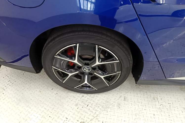 Used BYD Han 2022 EV Genesis Edition 715 km Front-Wheel-Drive Flagship Model Right Rear Wheel Hub
