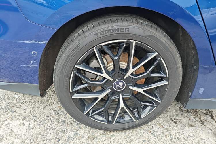 Used BYD Han 2022 EV Genesis Edition 610KM All-Wheel Drive Premium Model Right Rear Wheel Hub