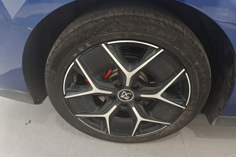 Used BYD Han 2022 EV Genesis Edition 715KM Front-Wheel-Drive Prestige Model Right Rear Wheel Hub