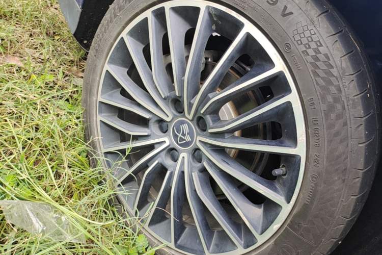 Used BYD Han 2022 DM-i 121KM Prestige Model Right Rear Wheel Hub