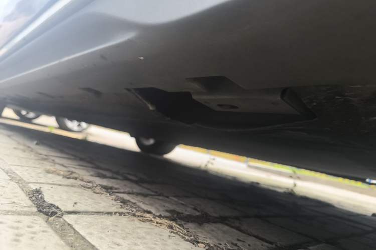 Used BYD Han 2022 EV Genesis Edition 610KM All-Wheel Drive Premium Model Right Side Sill