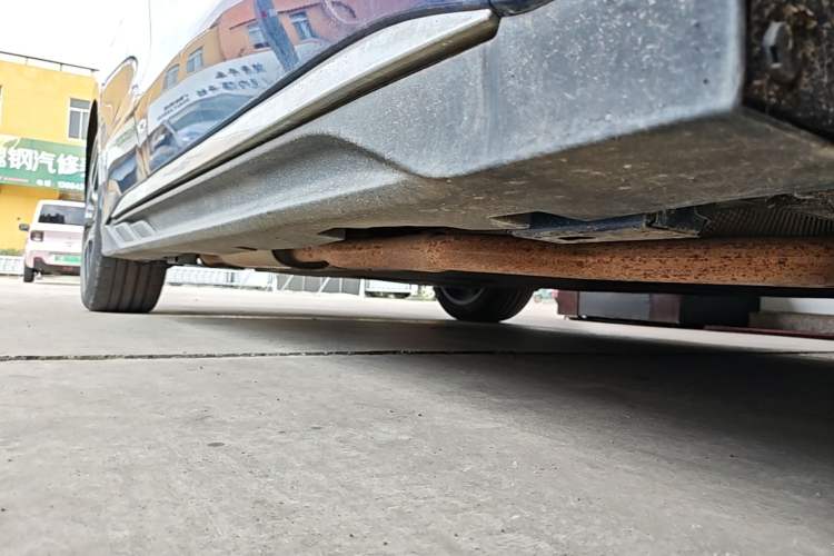 Used BYD Han 2022 DM-i 242km Flagship Model Right Side Sill