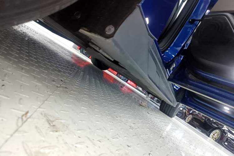 Used BYD Han 2022 EV Genesis Edition 715 km Front-Wheel-Drive Flagship Model Right Side Sill