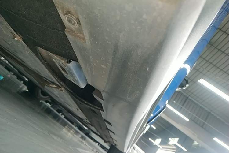Used BYD Han 2022 EV Genesis Edition 715 km Front-Wheel-Drive Flagship Model Right Side Sill