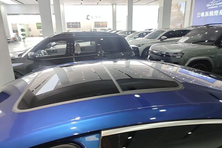 Used BYD Han 2022 DM-i 121KM Prestige Model Roof