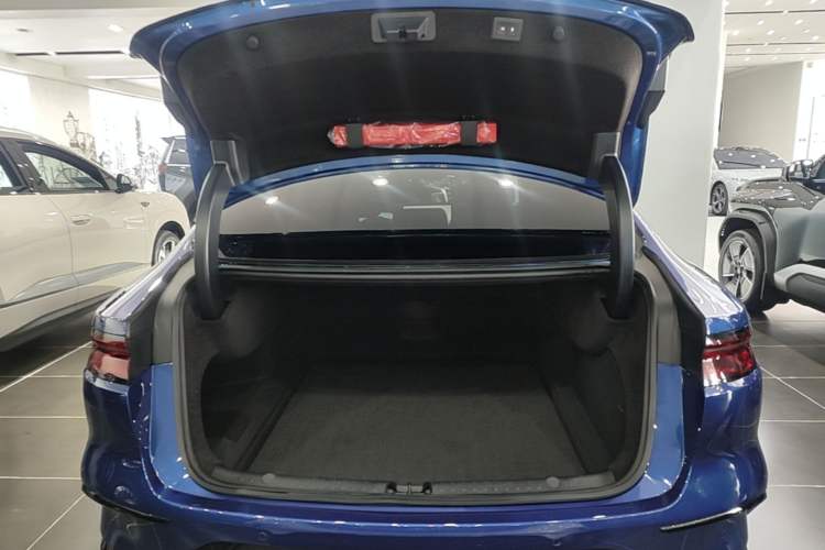 Used BYD Han 2022 DM-i 121KM Prestige Model Trunk