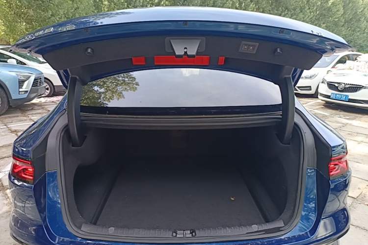Used BYD Han 2022 EV Genesis Edition 715KM Front-Wheel-Drive Prestige Model Trunk