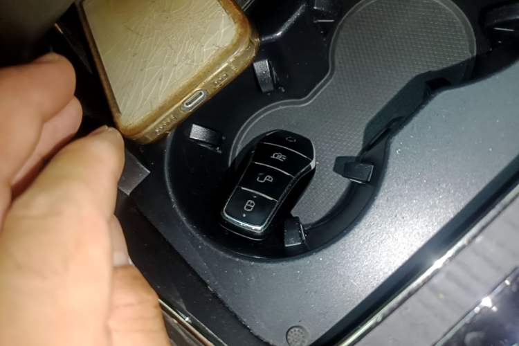 Used BYD Han 2022 EV Genesis Edition 715 km Front-Wheel-Drive Flagship Model Vehicle Key