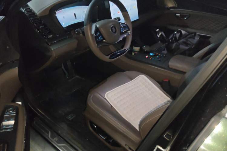 Used BYD Han 2022 EV Genesis Edition 715KM Front-Wheel-Drive Prestige Model Driver Seat