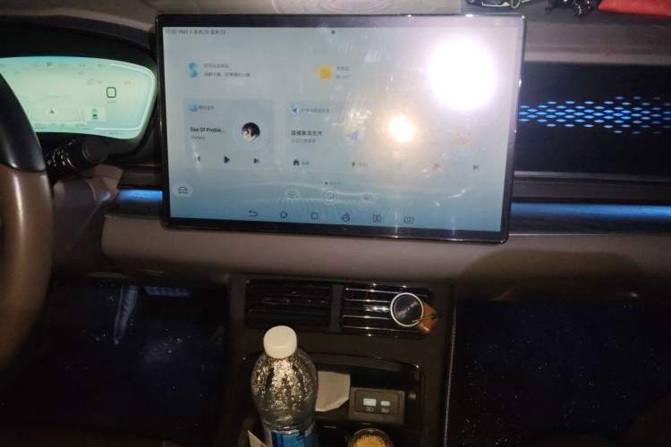 Used BYD Han 2022 DM-i 121KM Luxury Model Audio And AC Panel