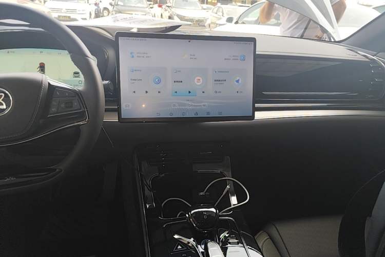 Used BYD Han 2022 DM-i 121KM Prestige Model Audio And AC Panel