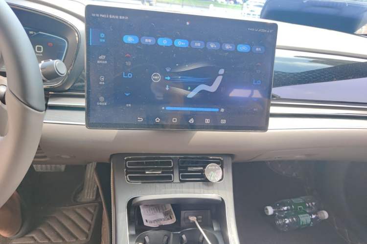 Used BYD Han 2022 DM-i 121KM Luxury Model Audio And AC Panel