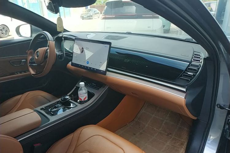 Used BYD Han 2022 DM-i 121KM Luxury Model Center Console