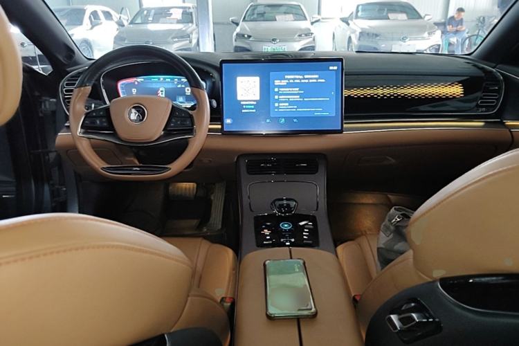 Used BYD Han 2022 EV Genesis Edition 610KM All-Wheel Drive Premium Model Center Console