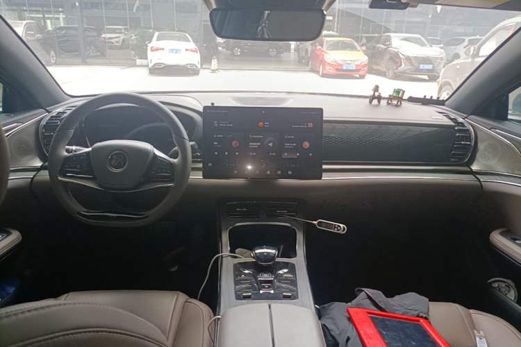 Used BYD Han 2022 DM-i 121KM Prestige Model Center Console