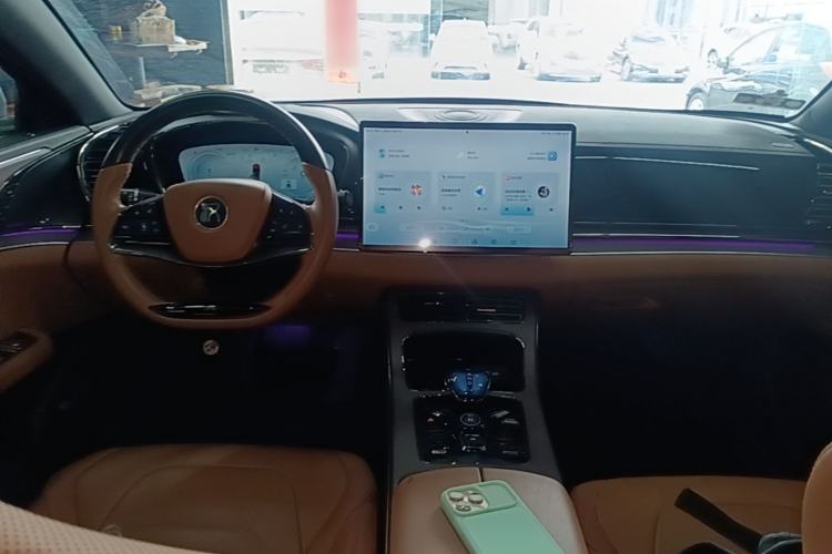 Used BYD Han 2022 DM-i 121KM Luxury Model Center Console