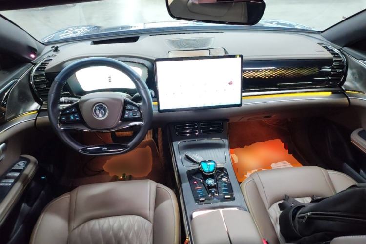 Used BYD Han 2022 EV Genesis Edition 610KM All-Wheel Drive Premium Model Center Console