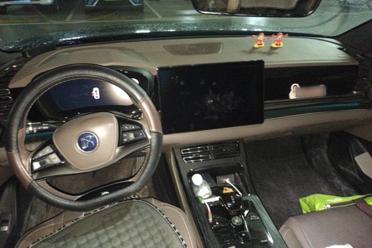 Used BYD Han 2022 DM-i 121KM Prestige Model Center Console
