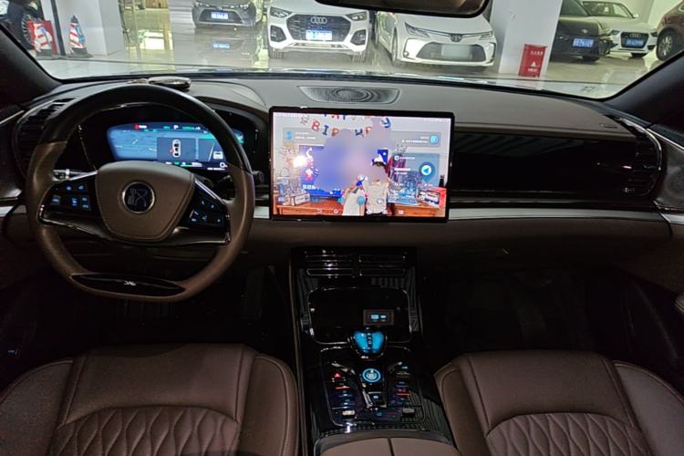 Used BYD Han 2022 DM-i 121KM Prestige Model Center Console