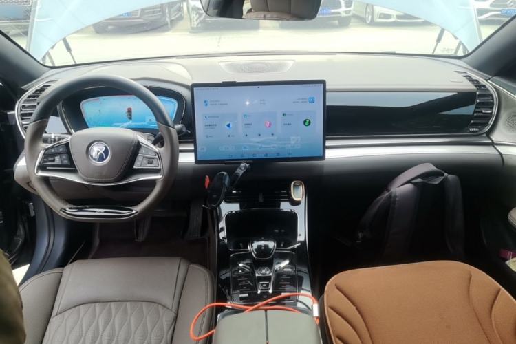 Used BYD Han 2022 DM-i 121KM Prestige Model Center Console