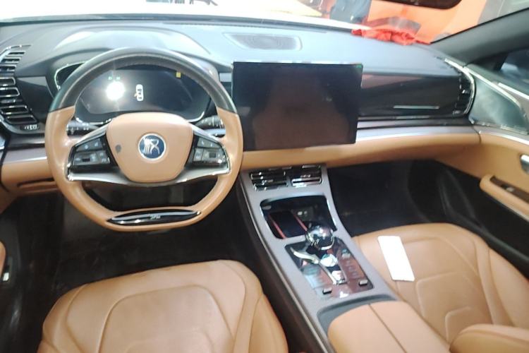 Used BYD Han 2022 DM-i 121KM Luxury Model Center Console