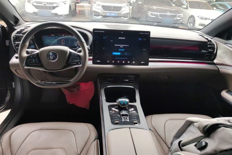 Used BYD Han 2022 EV Genesis Edition 610KM All-Wheel Drive Premium Model Center Console