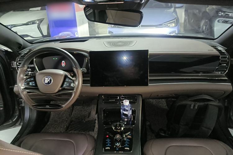 Used BYD Han 2022 EV Genesis Edition 715 km Front-Wheel-Drive Flagship Model Center Console