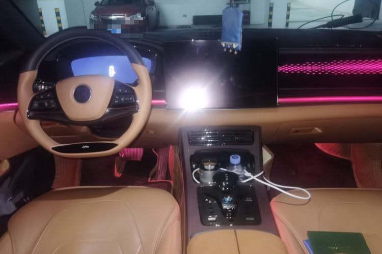 Used BYD Han 2022 DM-i 121KM Luxury Model Center Console