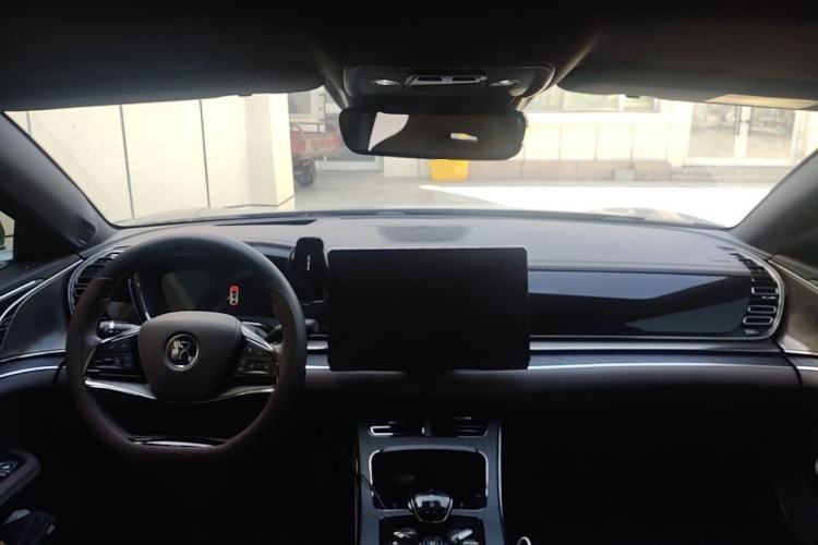 Used BYD Han 2022 EV Genesis Edition 610KM All-Wheel Drive Premium Model Center Console