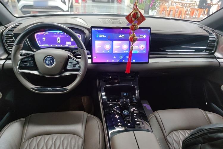 Used BYD Han 2022 DM-i 121KM Prestige Model Center Console