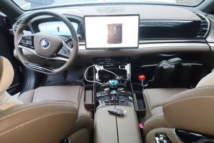 Used BYD Han 2022 DM-i 121KM Prestige Model Center Console