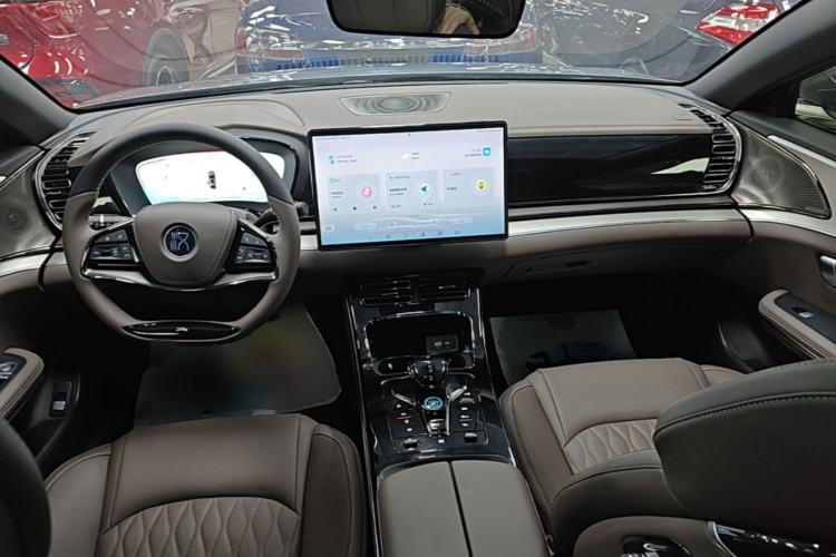 Used BYD Han 2022 DM-i 121KM Prestige Model Center Console