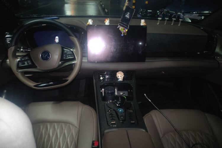 Used BYD Han 2022 DM-i 121KM Prestige Model Center Console