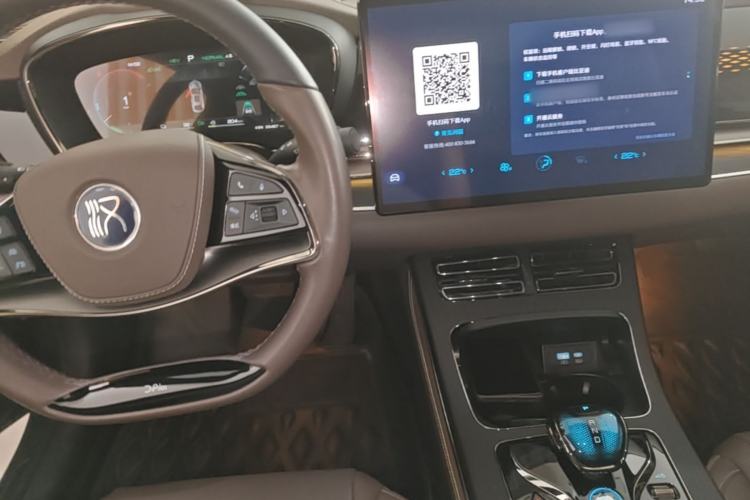 Used BYD Han 2022 DM-i 121KM Luxury Model Center Console