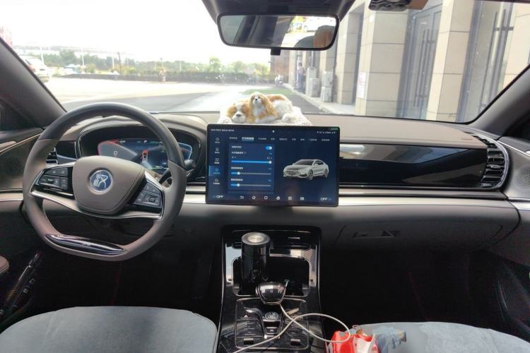 Used BYD Han 2022 DM-i 121KM Prestige Model Center Console