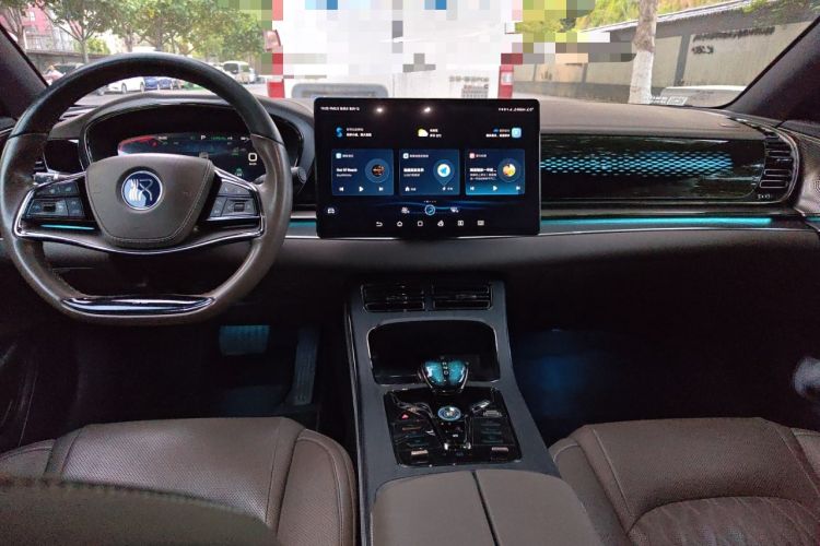 Used BYD Han 2022 DM-i 121KM Luxury Model Center Console