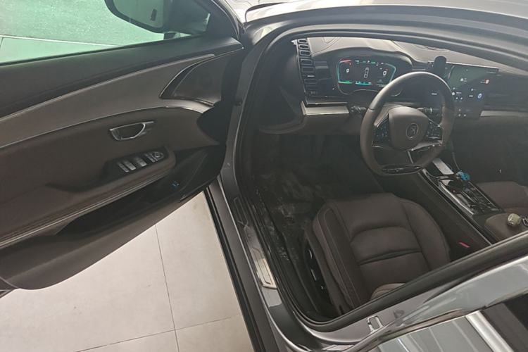 Used BYD Han 2022 EV Genesis Edition 715KM Front-Wheel-Drive Prestige Model Driver Seat
