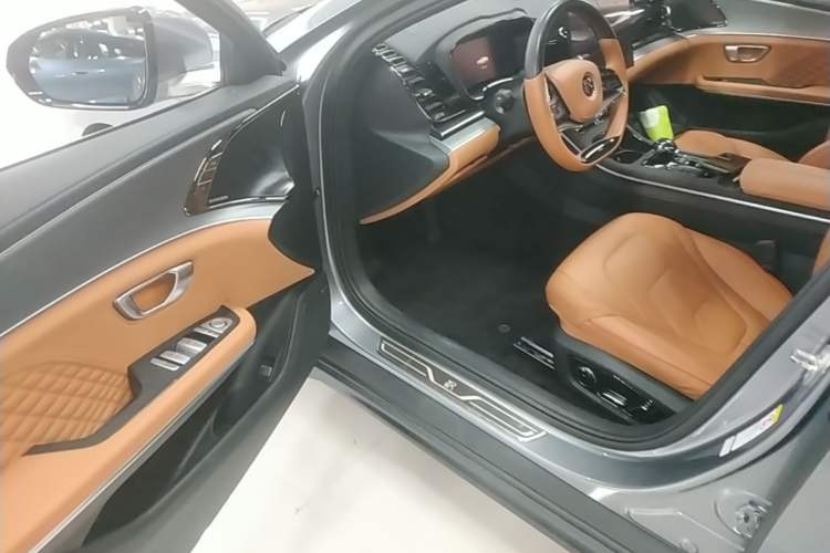 Used BYD Han 2022 DM-i 121KM Prestige Model Driver Seat