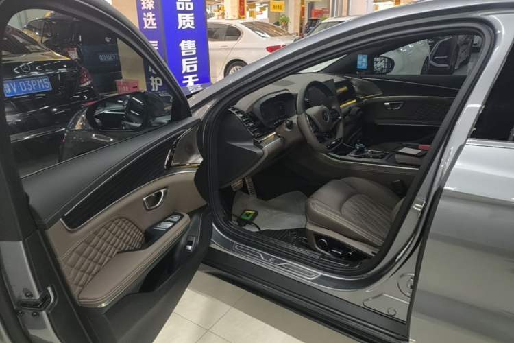 Used BYD Han 2022 EV Genesis Edition 715 km Front-Wheel-Drive Flagship Model Driver Seat