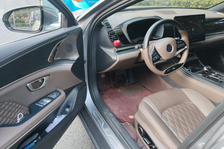 Used BYD Han 2022 DM-i 121KM Luxury Model Driver Seat