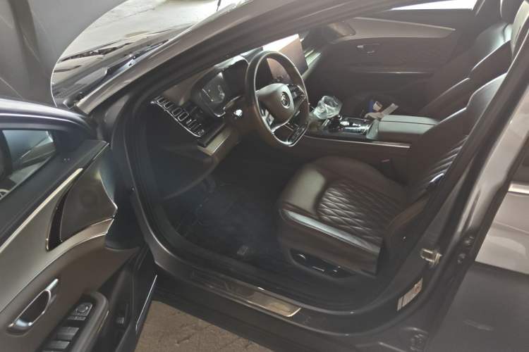 Used BYD Han 2022 DM-i 121KM Luxury Model Driver Seat