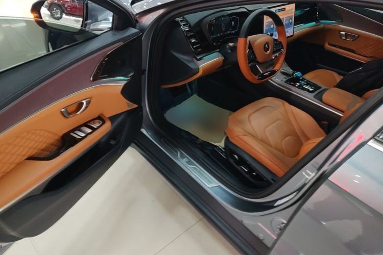 Used BYD Han 2022 DM-i 121KM Luxury Model Driver Seat