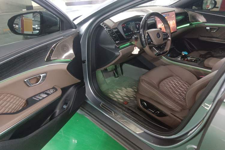 Used BYD Han 2022 DM-i 121KM Luxury Model Driver Seat