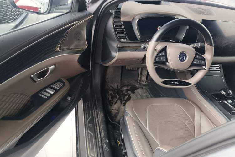 Used BYD Han 2022 EV Genesis Edition 715 km Front-Wheel-Drive Flagship Model Driver Seat